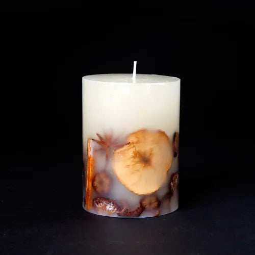 Potpourri Duftkerze (7 x 10 cm) Botanica White Christmas / Zimt-Orange