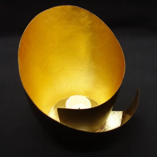 illoomi Candle Holder with gold leaf/bow shape